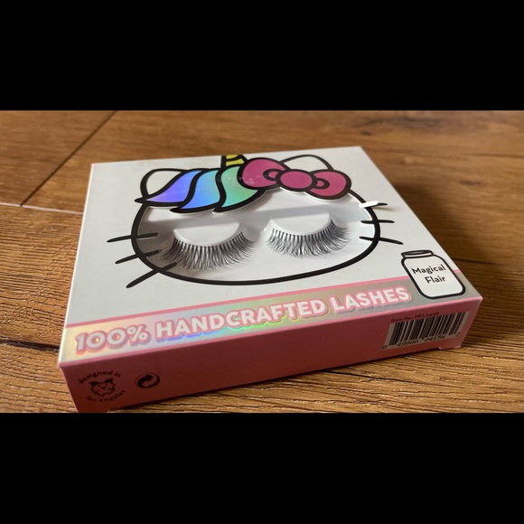 HELLO KITTY-NWT Fake Eye Lashes - Picture 6 of 6